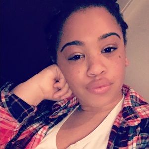 Meet your Posher, Alexiana